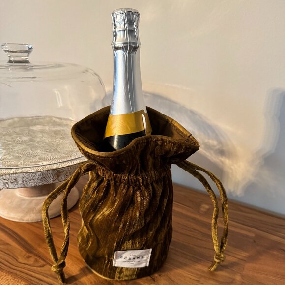 Sezane Handbags - Sezane Olive Green Velvet Lifestyle Pouch - Perfect for wine bottle or Jewelry